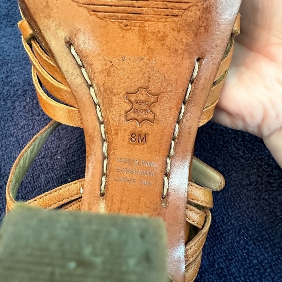 🎉Michael by Michael Kors Classic Brown Leather 5” Heels w/Gold Accents Size 8 - Picture 3 of 13